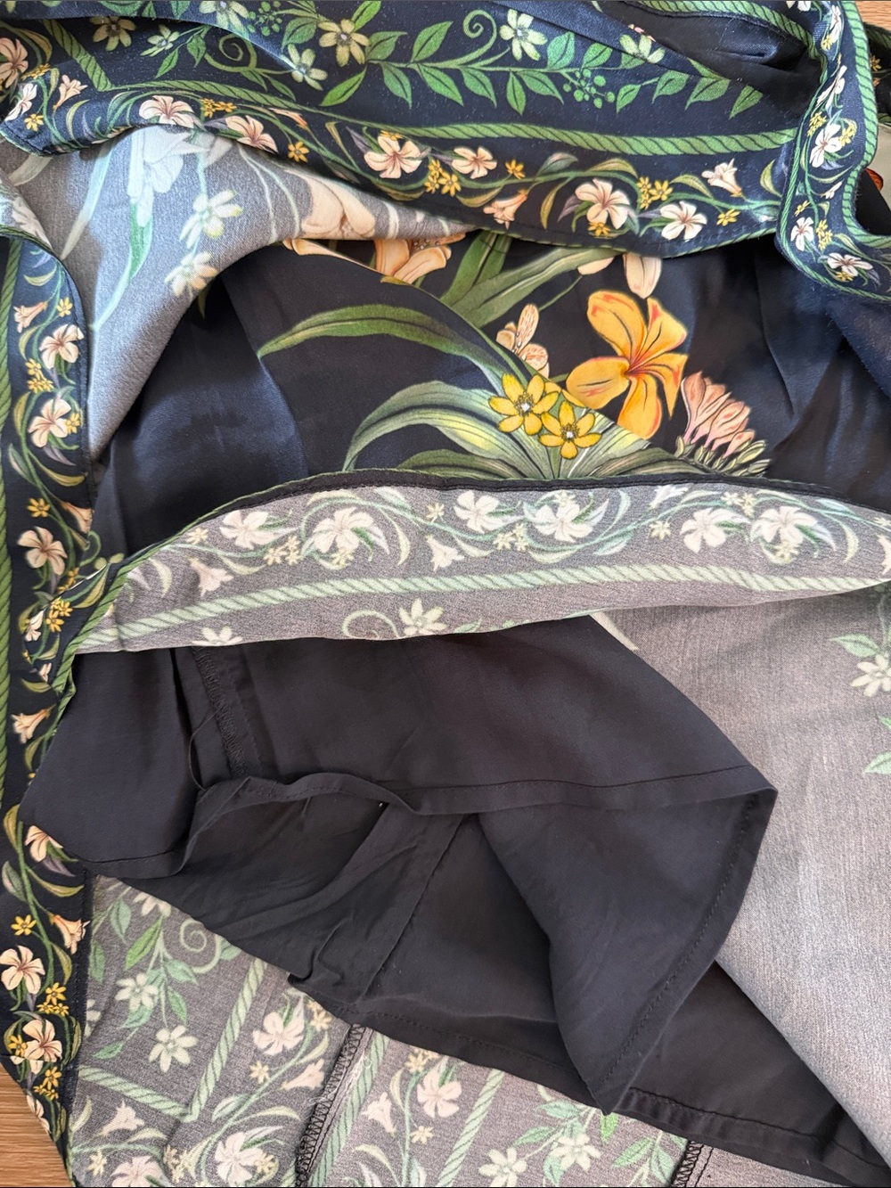 Farm Rio Flowers Arch wrap mini skirt - Picture 7 of 7